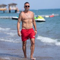 Mount Swiss M&auml;nner Badehose DARIO mit seitlichen Taschen Ges&auml;&szlig;tasche I Modische Herren Shorts Schwimmen Freizeit Wassersport I Badeshorts in der Farbe Hellgr&uuml;n, Gr&ouml;&szlig;e L